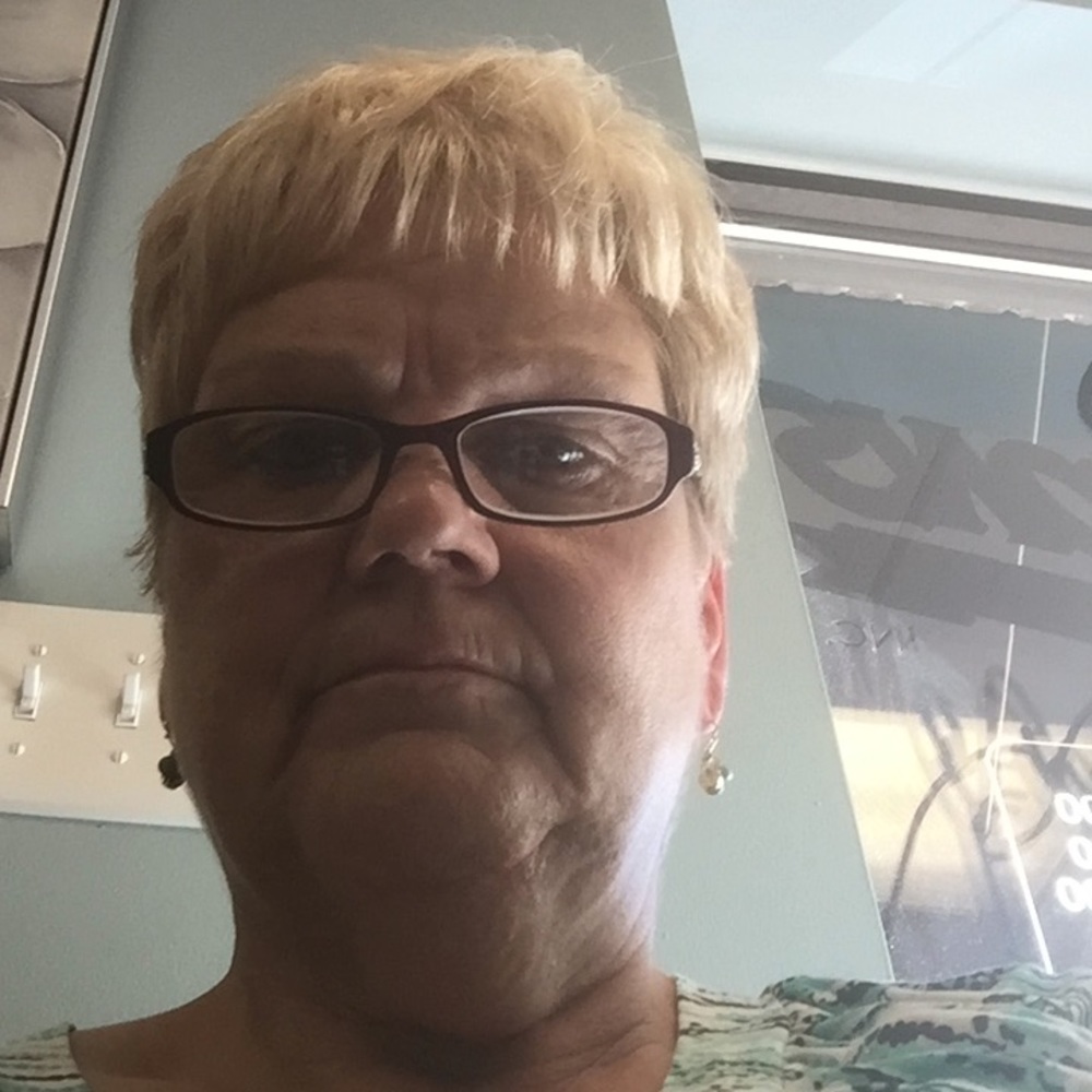 Meet your Posher, Sharon